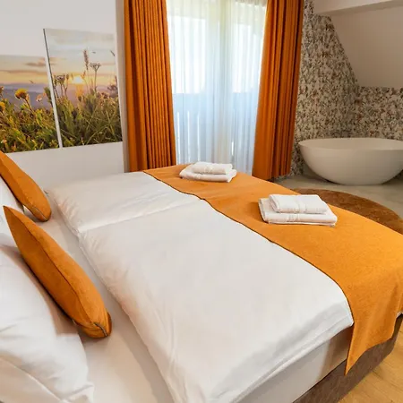 Landhouse - Adults Only Couette-café 4*